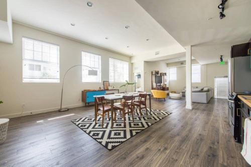 Surfs UP for the HOLIDAYS in Miami Beach 3bd2ba