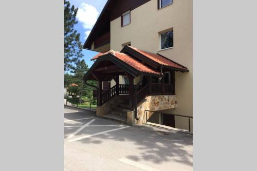 Silver Snowflake - Apartman sa dvoristem in Kamalj