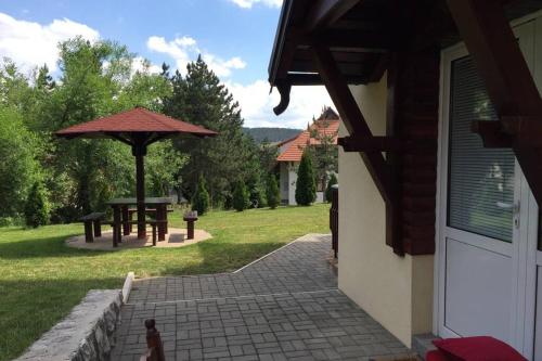 Silver Snowflake - Apartman sa dvoristem in Kamalj