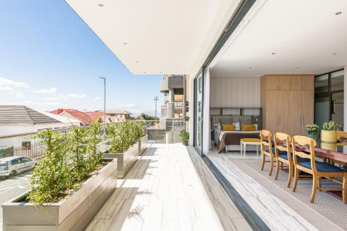 Cambridge Suites -#1 Spectacular balcony with views