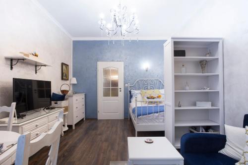 TOP CENTER Designer studio 1 minute to NDK&Vitosha by Flat Mаnager 4