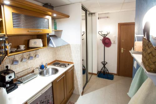 TOP CENTER Designer studio 1 minute to NDK&Vitosha by Flat Mаnager, Sofia (Foto 8)