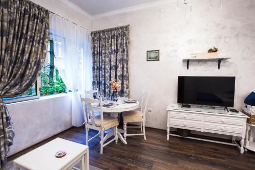 TOP CENTER Designer studio 1 minute to NDK&Vitosha by Flat Mаnager, Sofia (Foto 10)