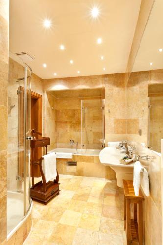 Suite image 10