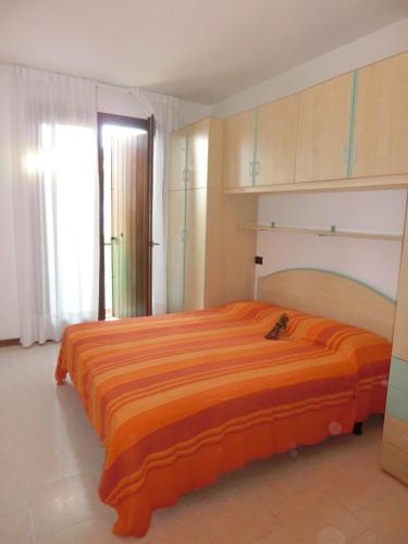 One-Bedroom Apartment image 5