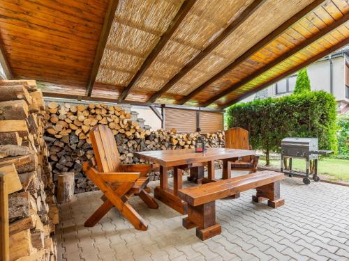 Holiday Home Penzion Jindřiška by Interhome (Holiday Home Penzion Jindriska by Interhome) in Tatobity