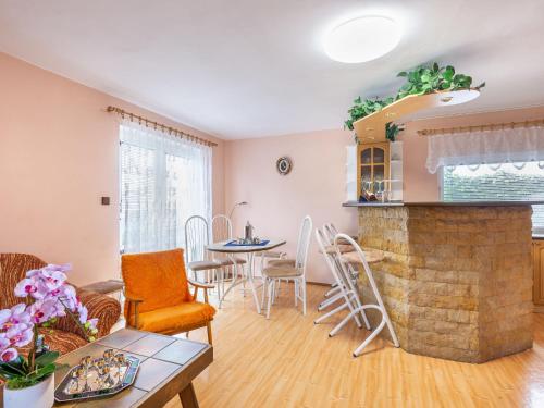 Holiday Home Penzion Jindřiška by Interhome (Holiday Home Penzion Jindriska by Interhome) in Tatobity