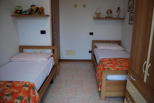 Two-Bedroom Apartment image 6