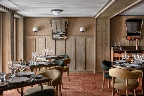 Restaurant, Hotel Le Coucou Meribel in Meribel Center