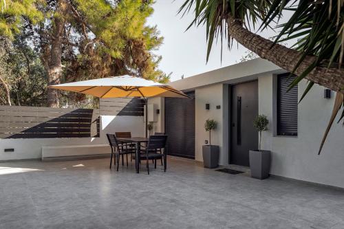 Kavouri Seaside Luxury Bungalow