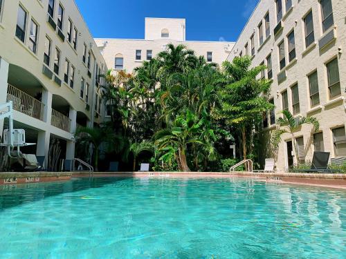 Palm Beach Island Condominiums - 수영장