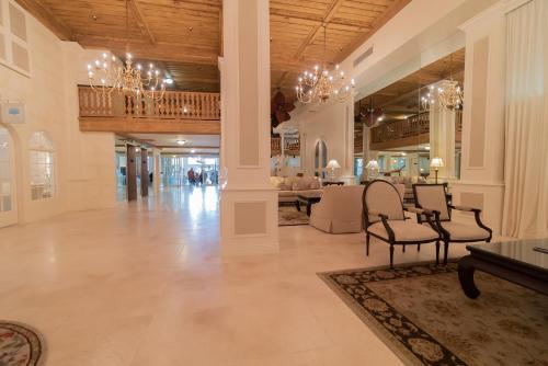 Palm Beach Island Condominiums - 로비