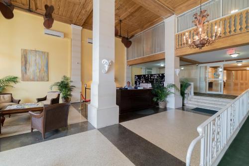 Palm Beach Island Condominiums - 로비