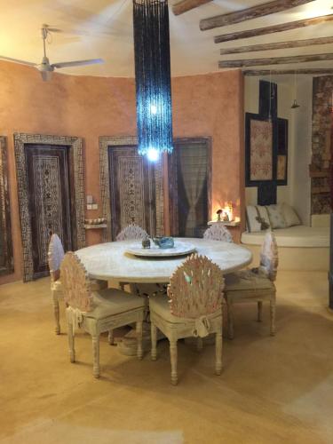 Fortamu Coral House in วาตามู