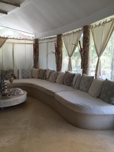 Fortamu Coral House in วาตามู