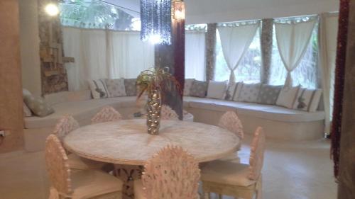 Fortamu Coral House in วาตามู