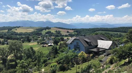 Les Gîtes de La Maison Bleue d'Estialescq
