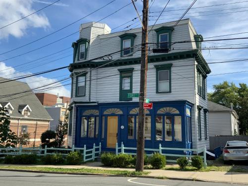 Exterior view, Fort Pl B&B in Staten Island