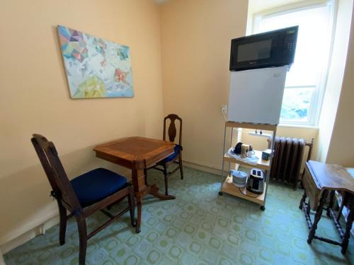 Food and beverages, Fort Pl B&B in Staten Island