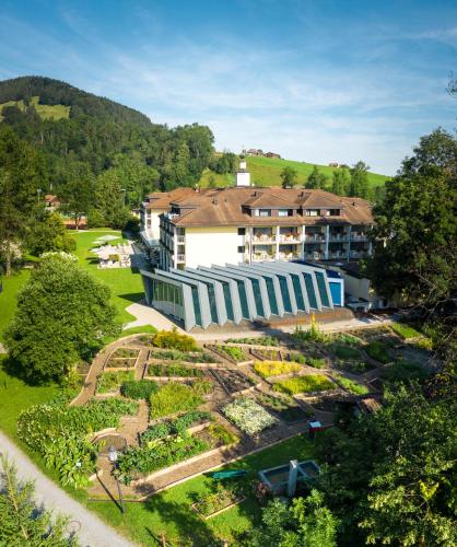 Hotel Hof Weissbad - image 12