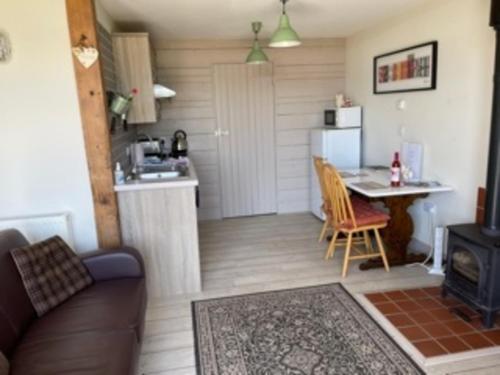 Bike Shed - Beautiful 1-Bed Cottage in Shorwell