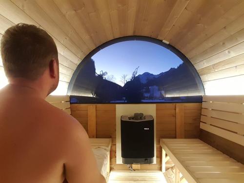 Woodpecker Chalets – Klösterle, KS