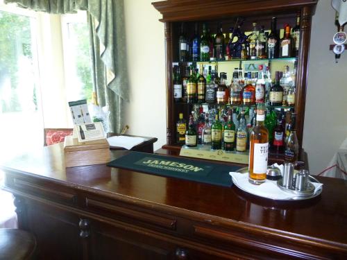 Pub/Lounge, Loch Lein Country House in Killarney Suburbii