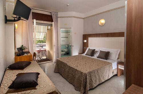 2 king beds