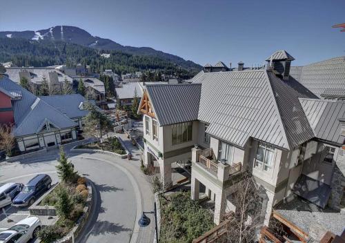 Whistler Peak Lodge by TS