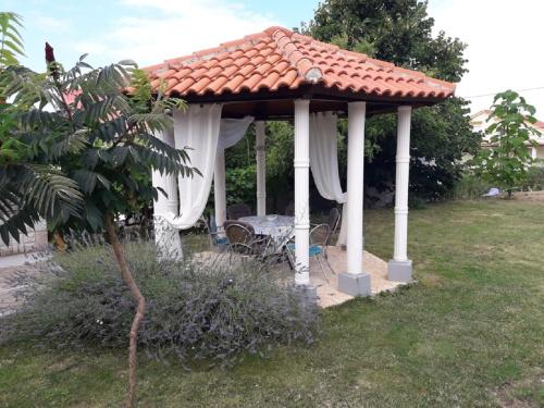 Apartment Pavilion-beautiful garden