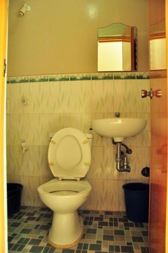 Bathroom, GV Hotel Talisay Cebu in Talisay City