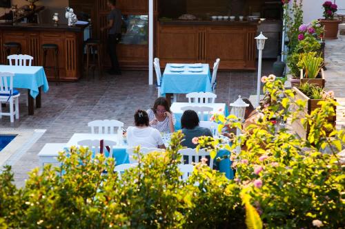 Sunset Villa Hotel - image 7