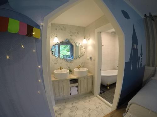 Flower Happiness Homestay - 화장실