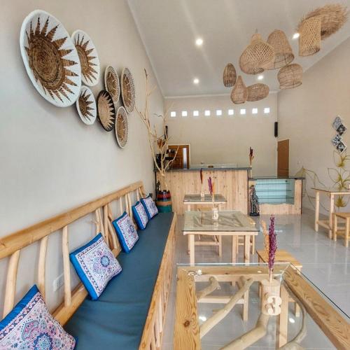Restaurante, Summerfield Homestay and Cafe in Watukarung