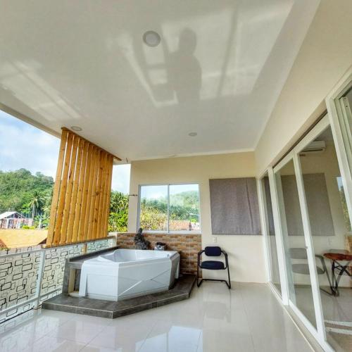 Instalações, Summerfield Homestay and Cafe in Watukarung