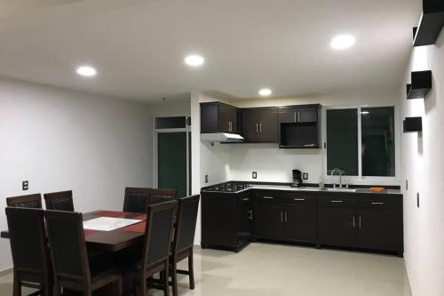 Casa minimalista tranquila y acogedora, con garage Casa minimalista tranquila y acogedora, con garage