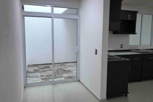 Casa minimalista tranquila y acogedora, con garage Casa minimalista tranquila y acogedora, con garage