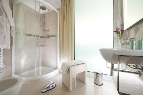 320887827 Mercure Hotel Rimini Artis