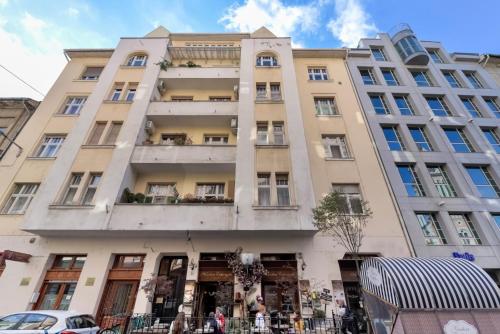Corvina Apartment Budapest with FREE Private Parking, Budapest