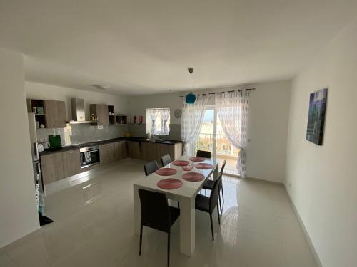 Sunshine Apartments Mellieha - modern three bedroom apartment - Apt No 1 4