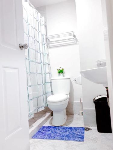 Amani Studio type condo, 5mins away from aiport, 10k per month for longterm renting
