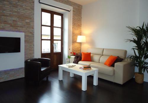 Apartamentos Turísticos Mauror - image 3