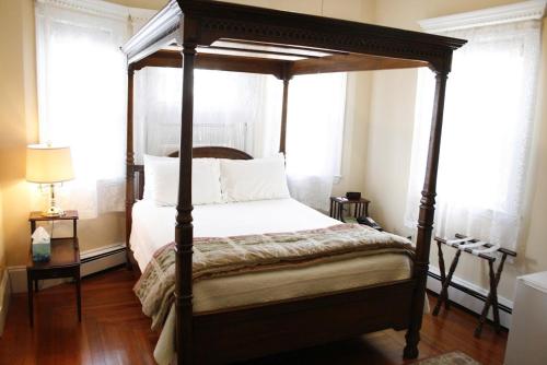 The Coolidge Corner Guest House: A Brookline Bed and Breakfast