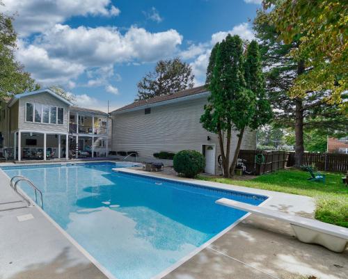 A Modern Apt close to downtown in 西蘭開斯特