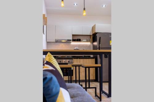 MODERNO LOFT. CAOBOS COLIVING. ZONA ROSA