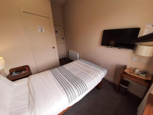 Adelphi Hotel - image 10