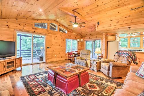Cozy Cullowhee Cabin with Breathtaking Views! - Glenville