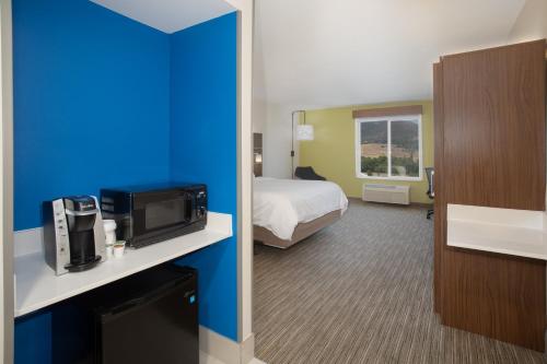 Holiday Inn Express Yreka-Shasta Area, an IHG Hotel