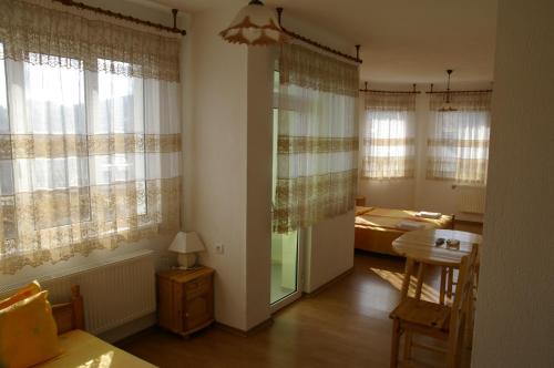 Karadzhovy Guest House - Kalofer