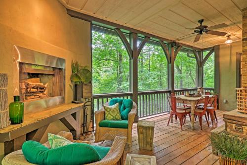 Charming Cashiers Cottage with Screened Porch!